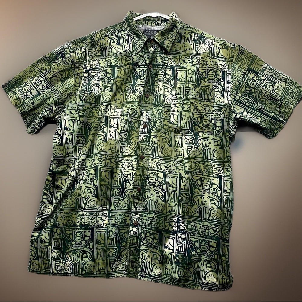 Go Fish Co. Fishing Shirt Men XL Green Mesh Lined Button Front Pocket Sportswear